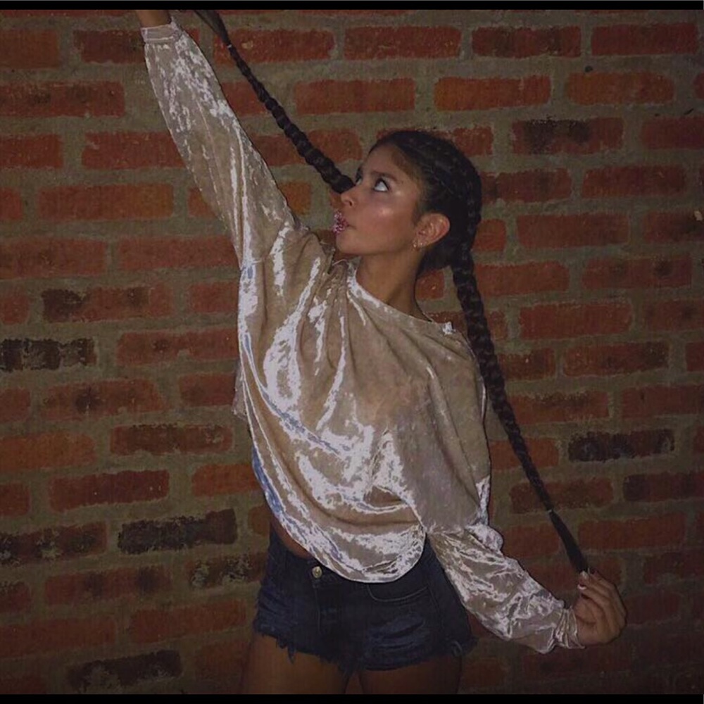 Long sleeve sweater- velvet fabric